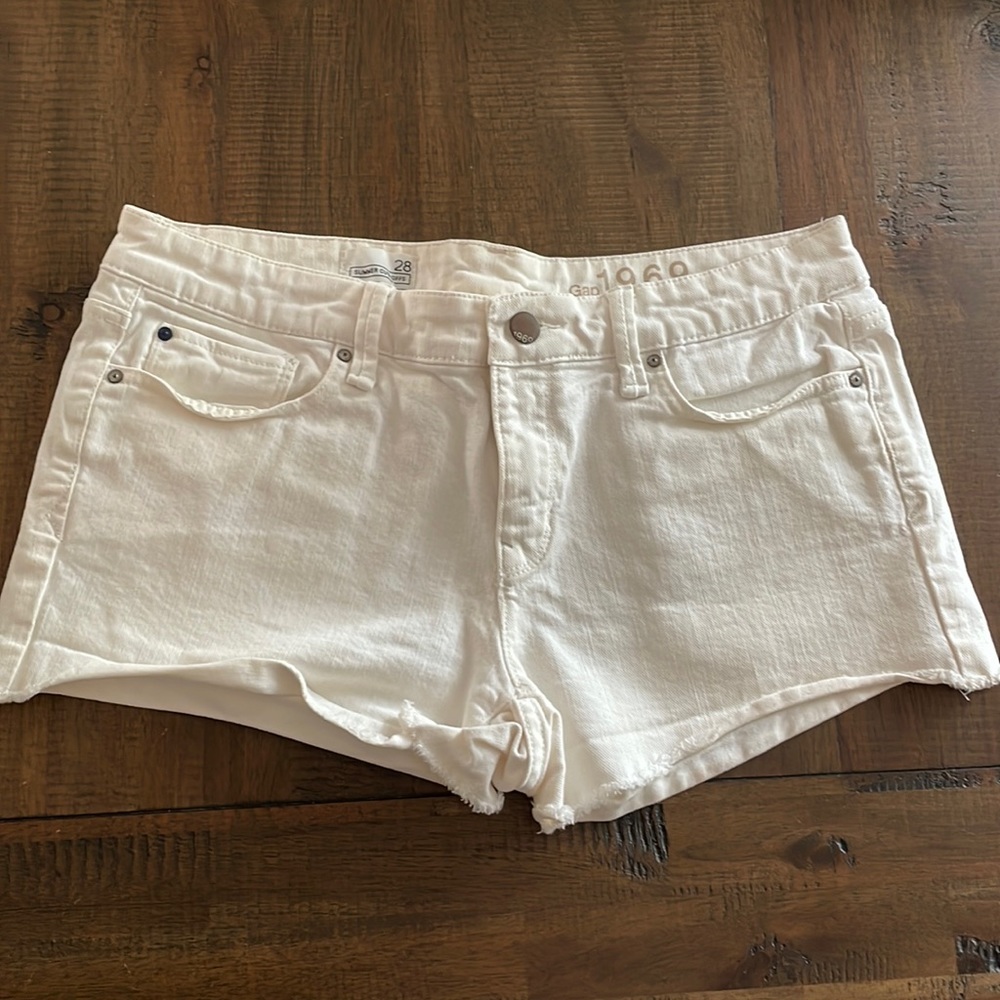 Gap shorts - white